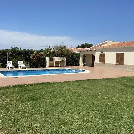 Con Piscina Cerca Del Mar فيلة